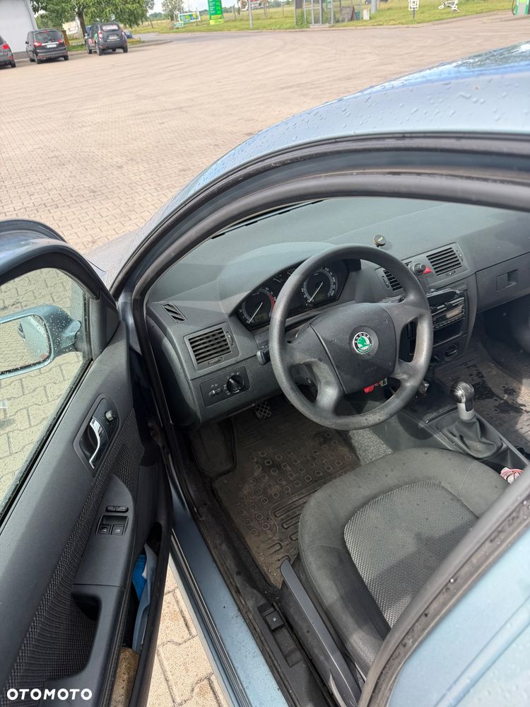 Skoda Fabia - 8