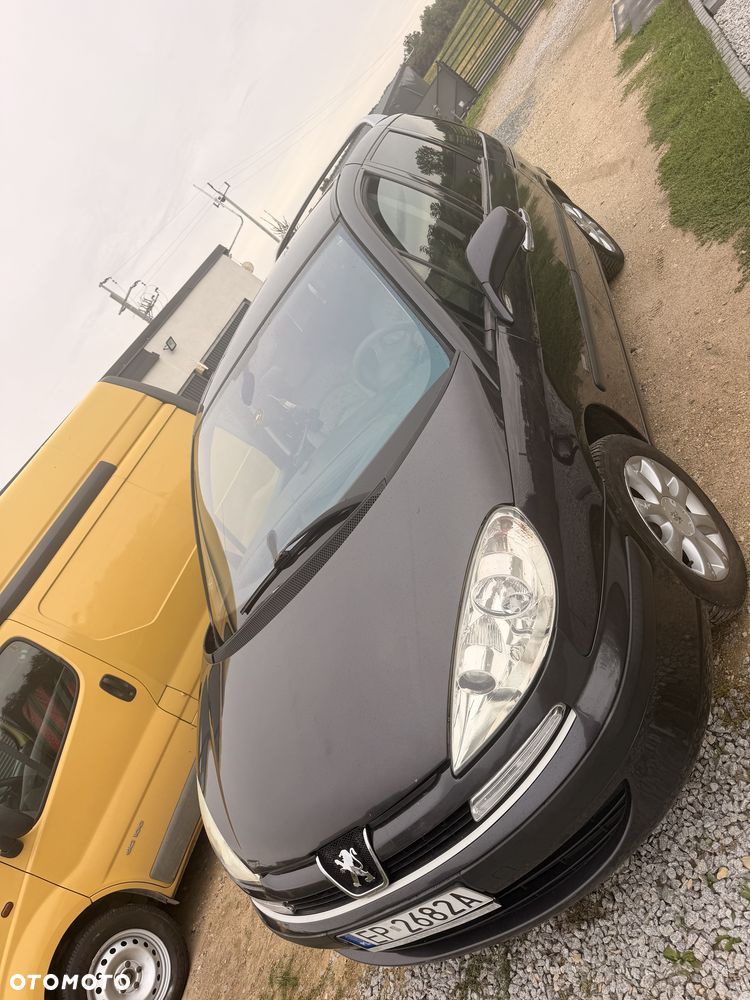 Peugeot 807 - 1