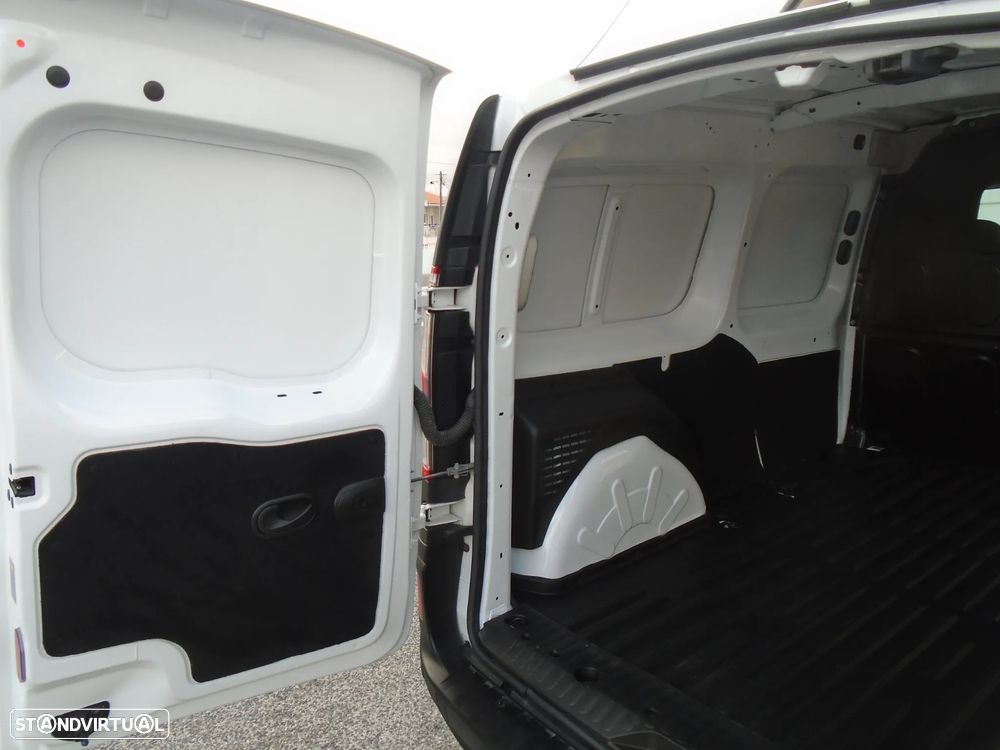 Renault Kangoo 1.5 DCI MAXI 3 LUGARES- 95 CV 6 V- IVA DEDUTIVEL - 38