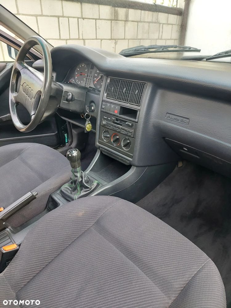 Audi 80 2.0 E - 25
