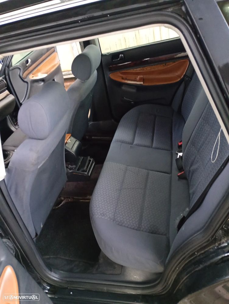 Audi A4 Avant 1.9 TDI Attraction - 6