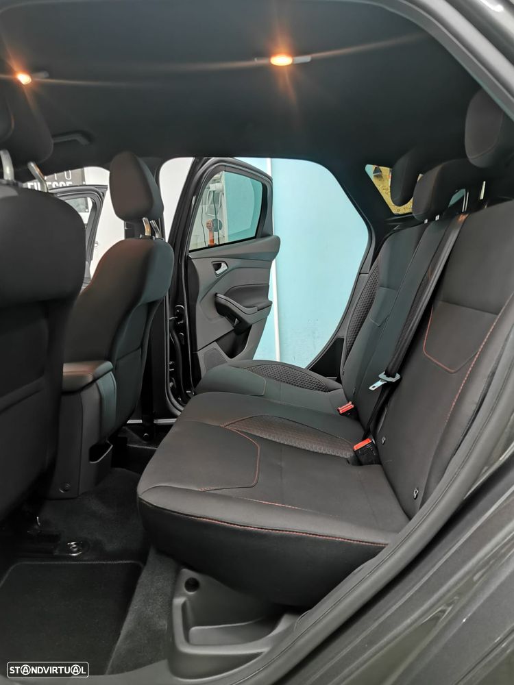 Ford Focus 1.0 EcoBoost ST-Line - 8