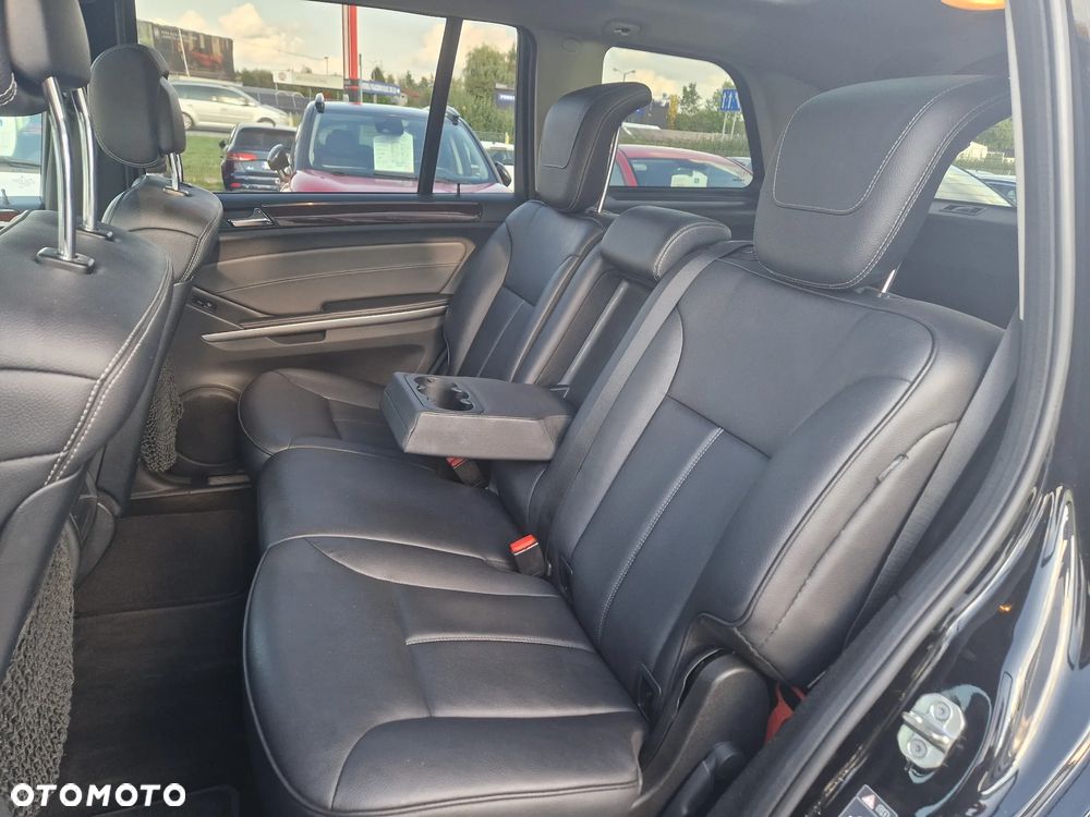 Mercedes-Benz GL 450 4Matic 7G-TRONIC Grand Edition - 24