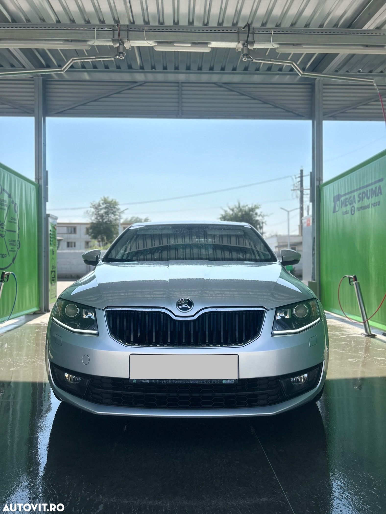 Skoda Octavia 1.6 TDI ELEGANCE - 1