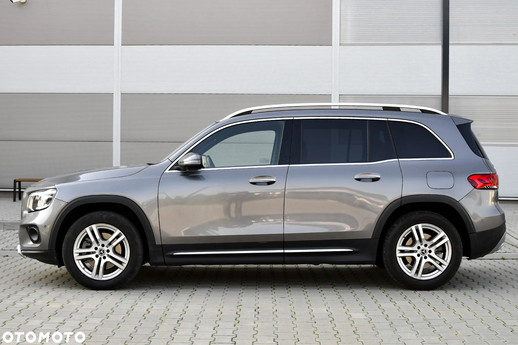 Mercedes-Benz GLB 250 4-Matic 8G-DCT - 5