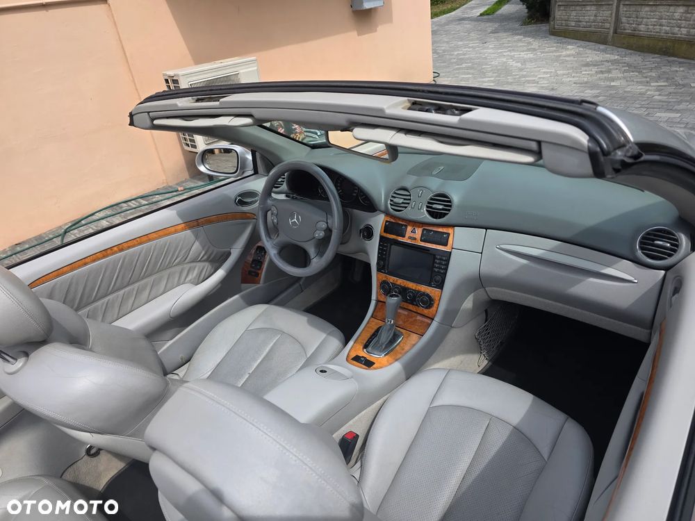 Mercedes-Benz CLK - 19