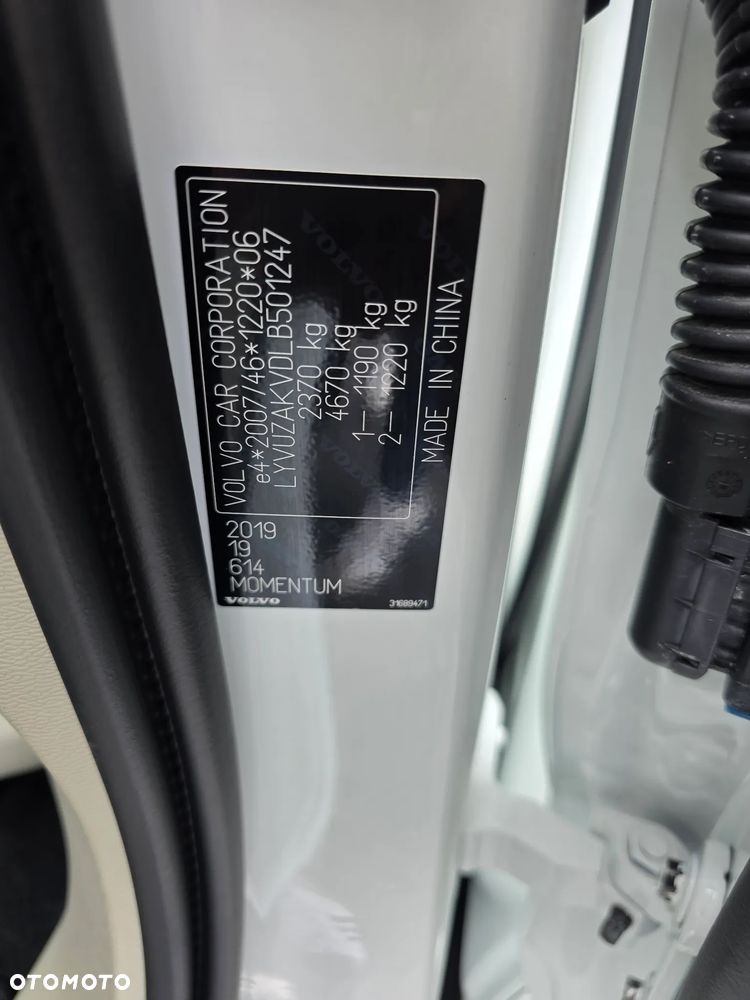 Volvo XC 60 T4 Momentum Pro - 39