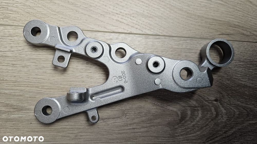 Set prawy przód wspornik podnóżka Yamaha R6 RJ11 / RJ15  06-16  2C0-27443 - 3