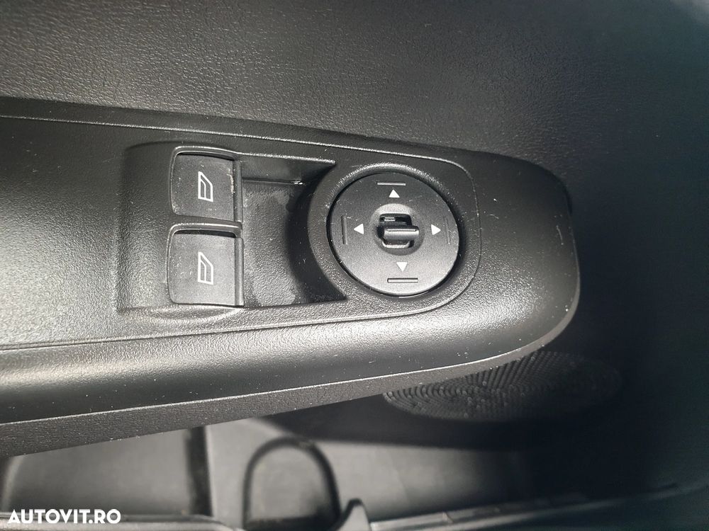Ford Tourneo Courier - 23