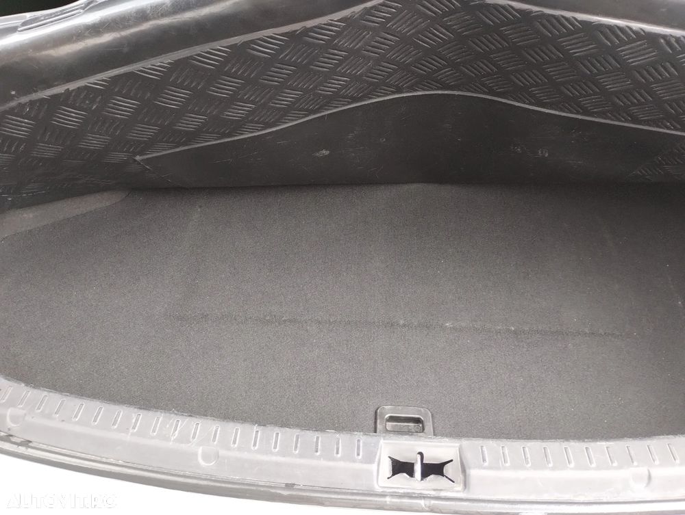 Toyota Avensis 2.0 D-4D Elegance - 16