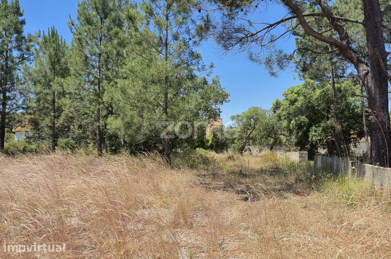 Terreno potencialmente urbanizável em Fernão Ferro, Seixal - Grande imagem: 4/22