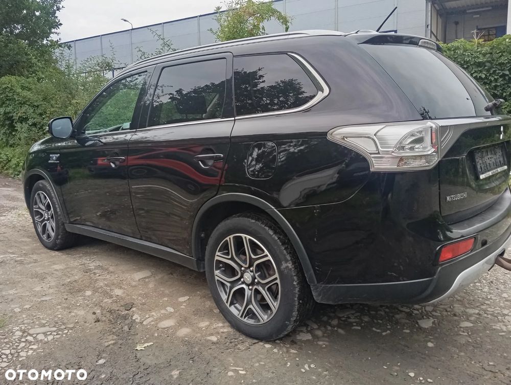 Mitsubishi Outlander Intense + - 11