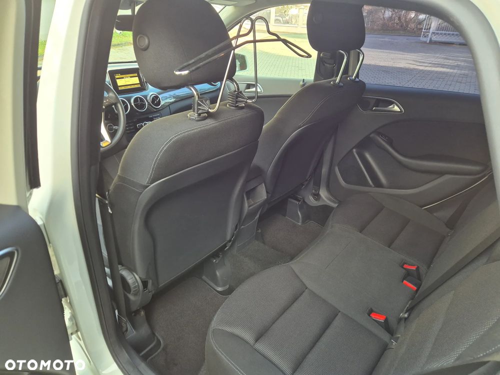 Mercedes-Benz Klasa B 180 7G-DCT Edition - 13