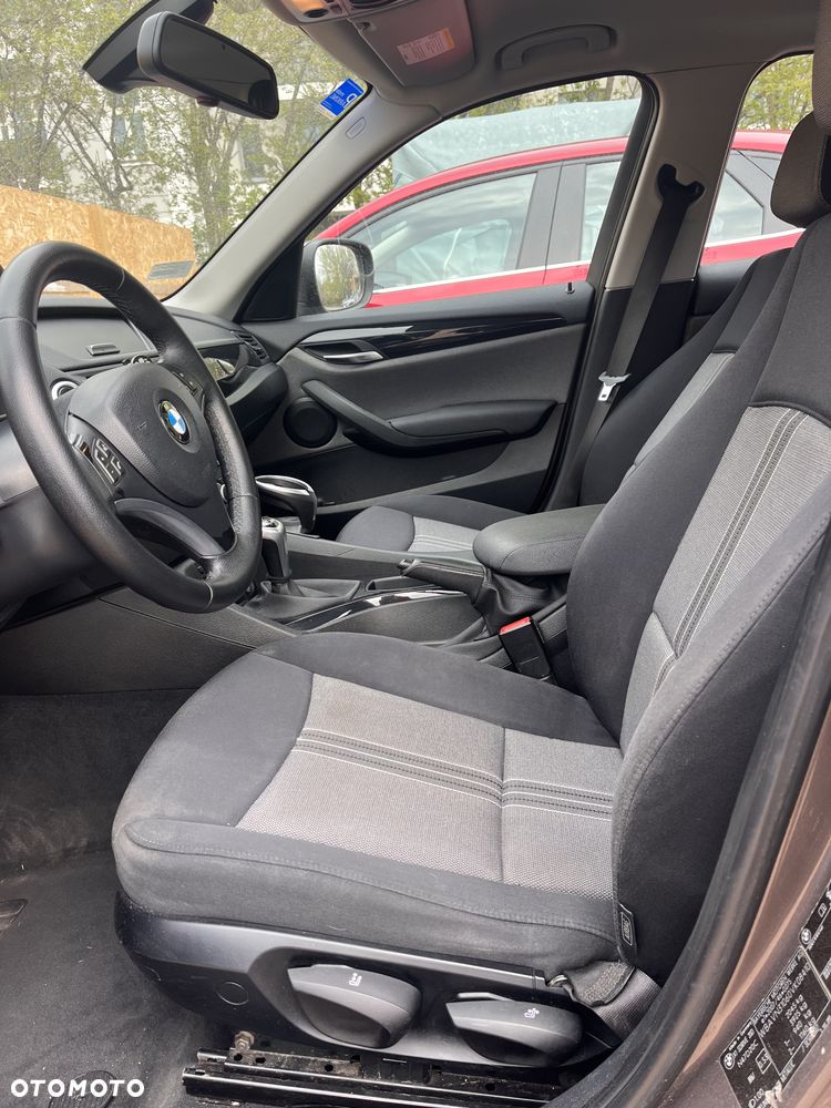 BMW X1 sDrive20d - 11