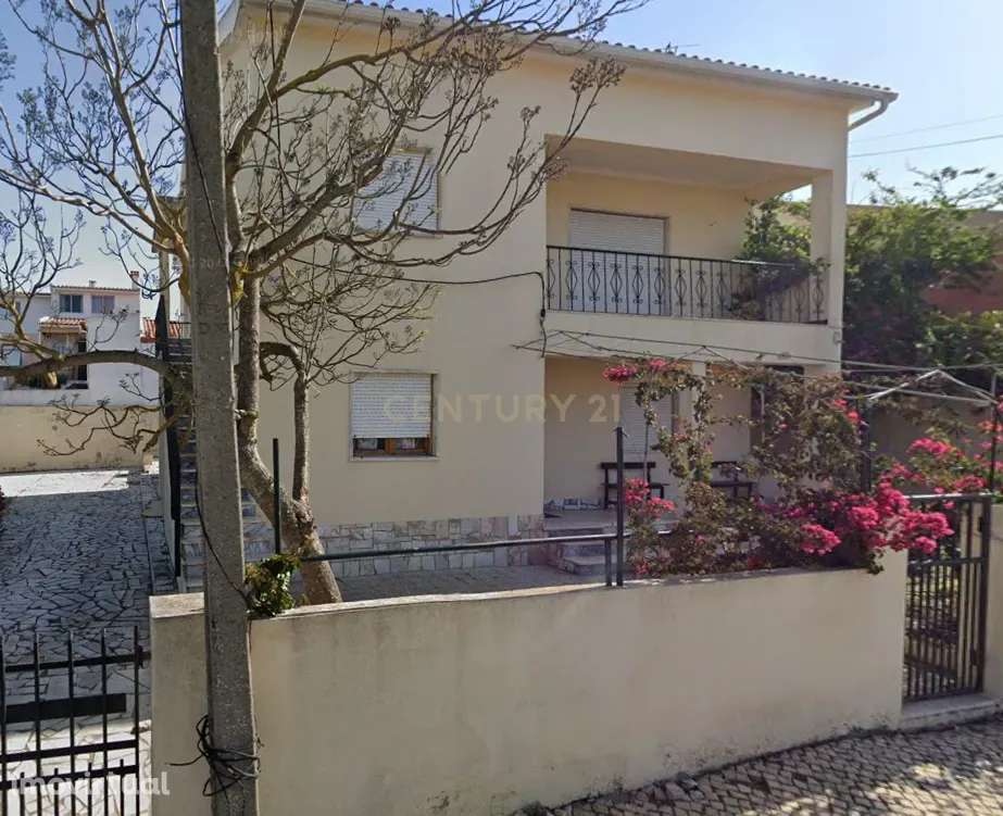 Moradia SEM LICENÇA DE UTILIZAÇÂO, de 9 assoalhadas, num lote de 616m2 - Grande imagem: 3/54