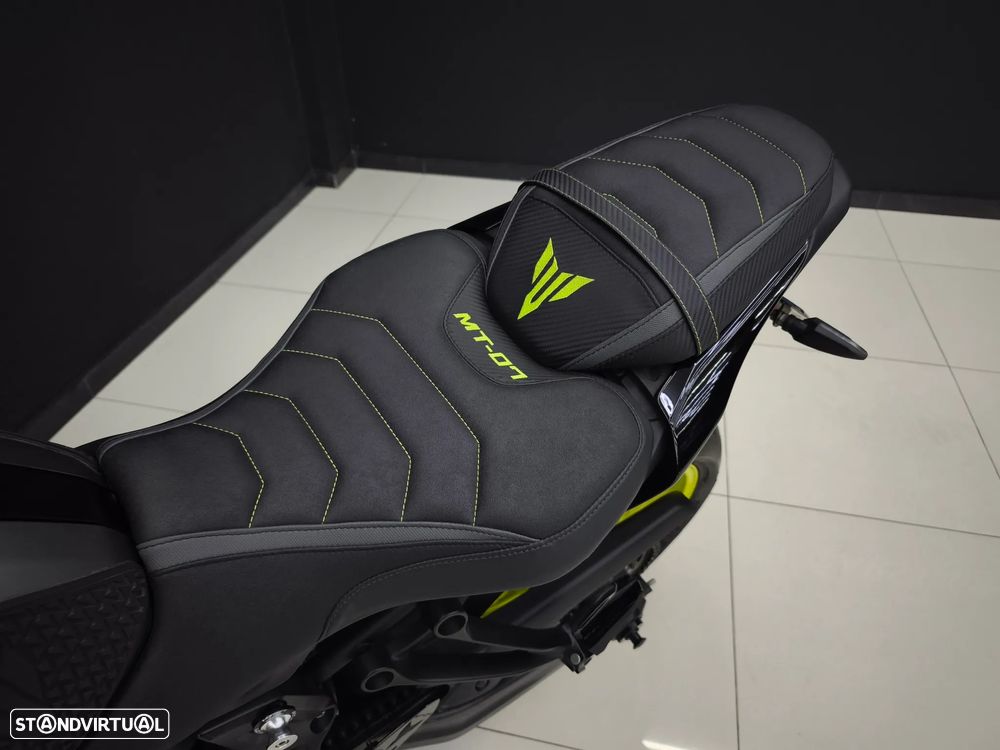 Yamaha MT-07 Night Fluo - 11