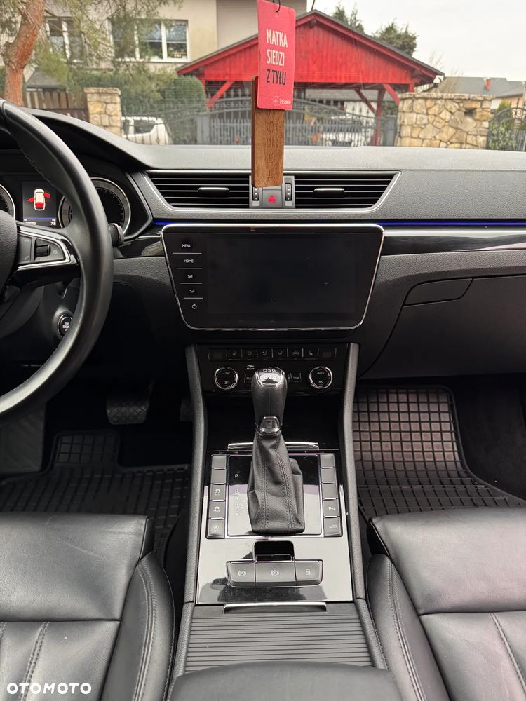 Skoda Superb 2.0 TDI SCR 4x4 L&K DSG - 13