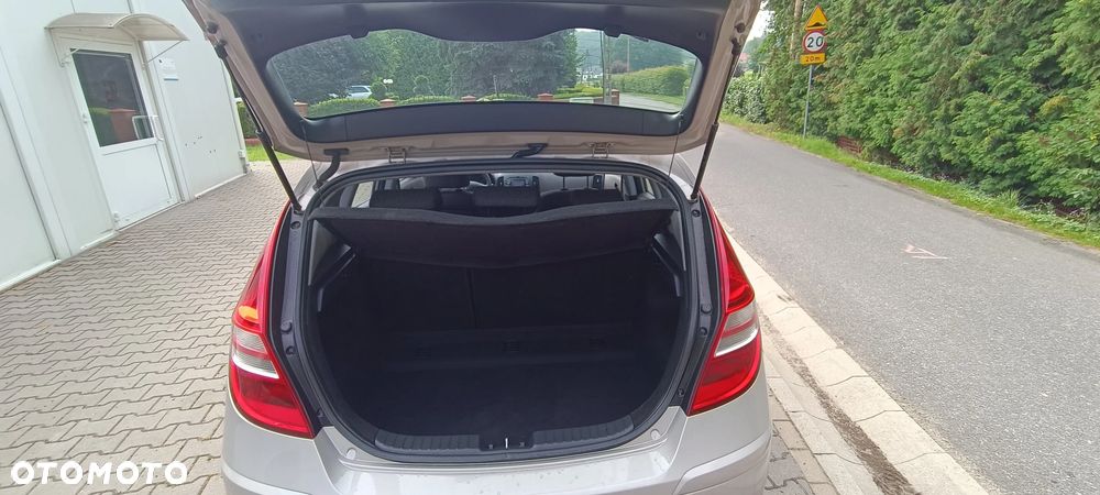 Hyundai i30 i30cw 1.4 Comfort - 12