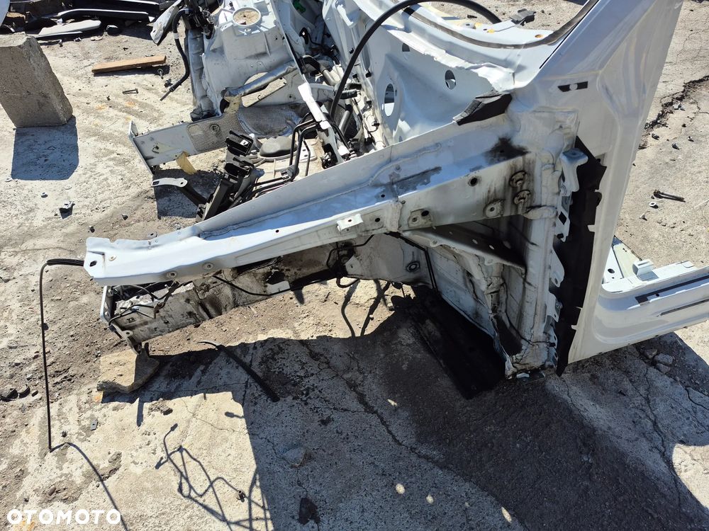 Podłużnica Lewy Przód Ćwiartka Audi Q5 80A LY9C - 2