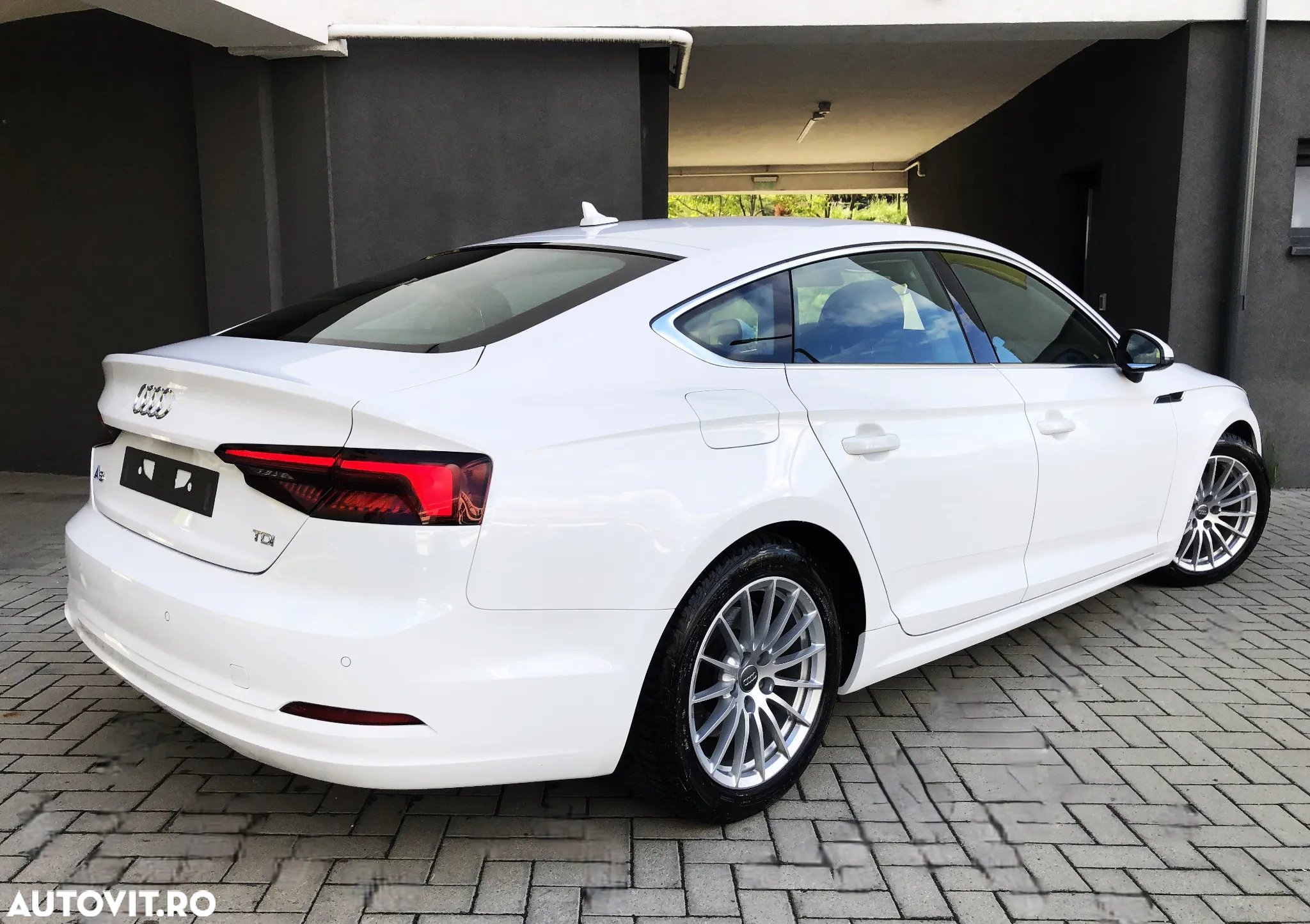 Audi A5 Sportback 2.0 TDI S tronic - 4