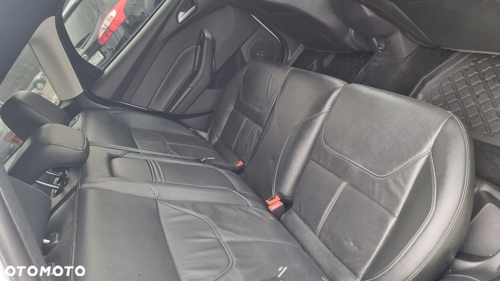 Ford Focus 1.0 EcoBoost Titanium - 11
