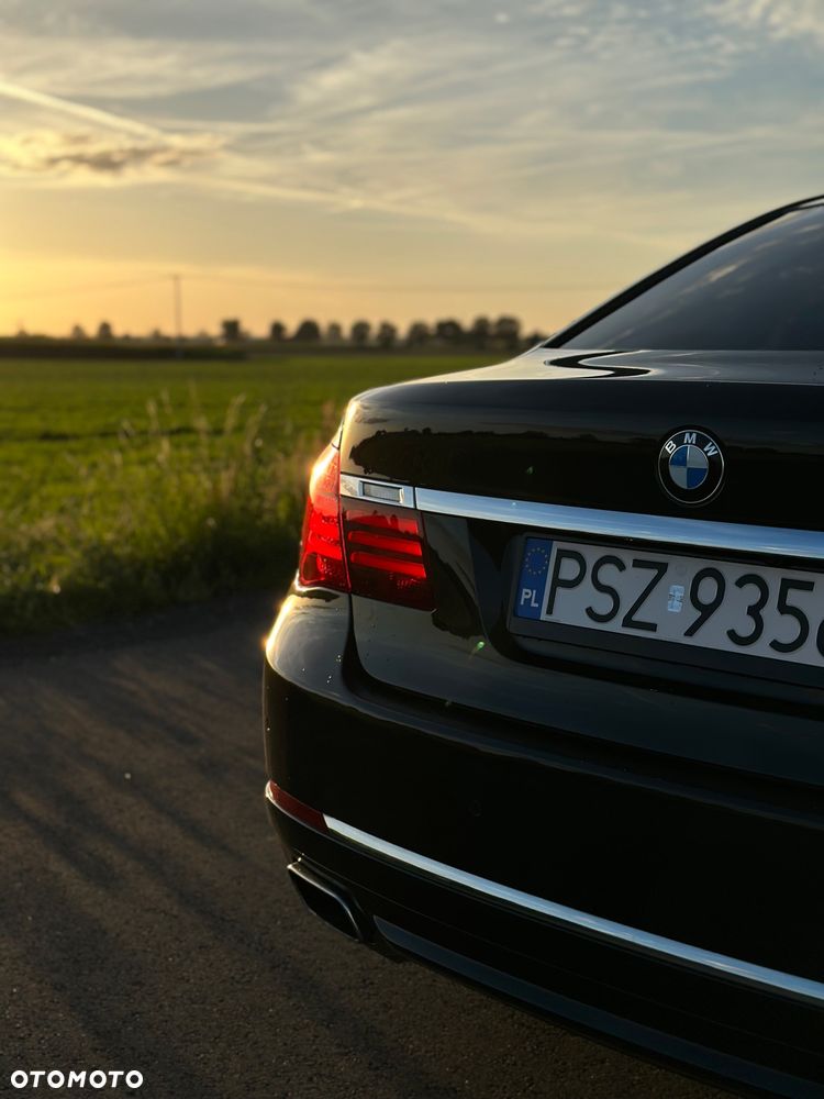 BMW Seria 7 750i xDrive Edition Exclusive - 13