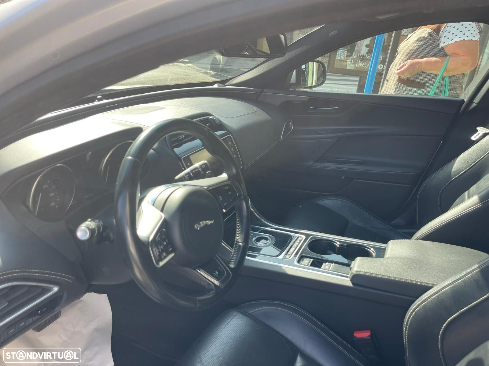 Jaguar XE 2.0 D R-Sport Aut. - 12