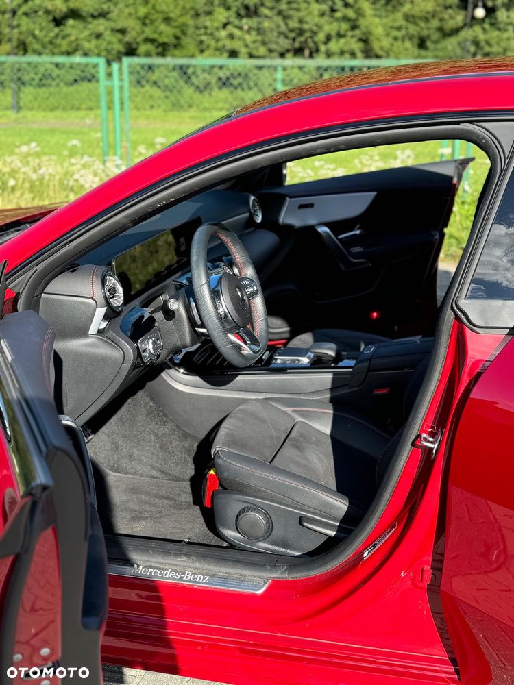 Mercedes-Benz CLA - 16