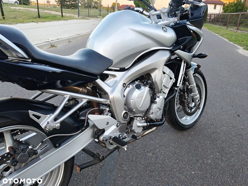 Yamaha FZ6 - 12
