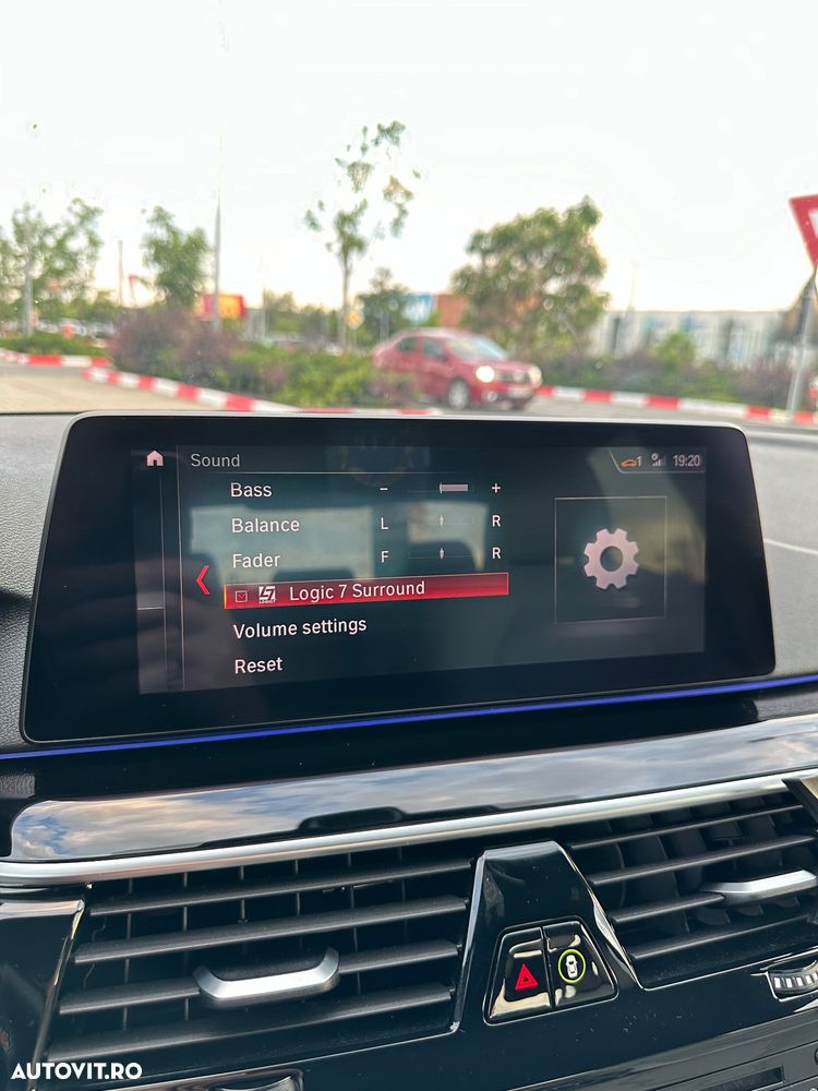 BMW Seria 5 520i AT - 9