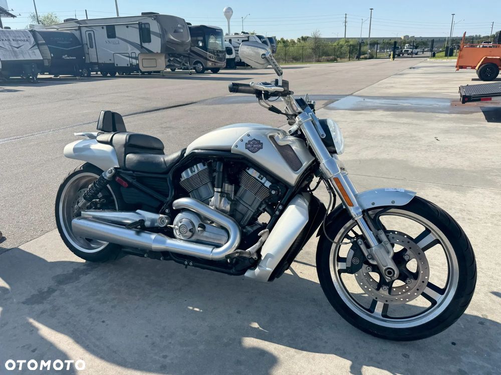 Harley-Davidson V-Rod Muscle - 2