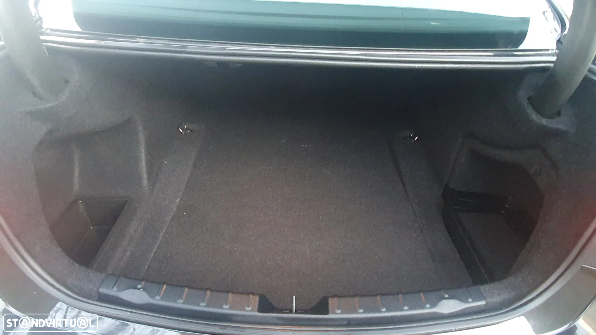 BMW 318 d Line Luxury - 25