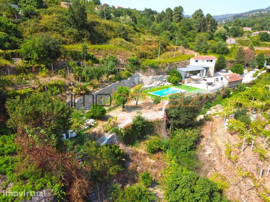Quinta com Casa Remodelada e Antigo Moinho de Água Junto a Ribeiro - Grande imagem: 3/36