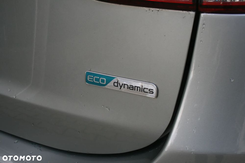 Kia Carens 1.7 CRDi M 7os - 13