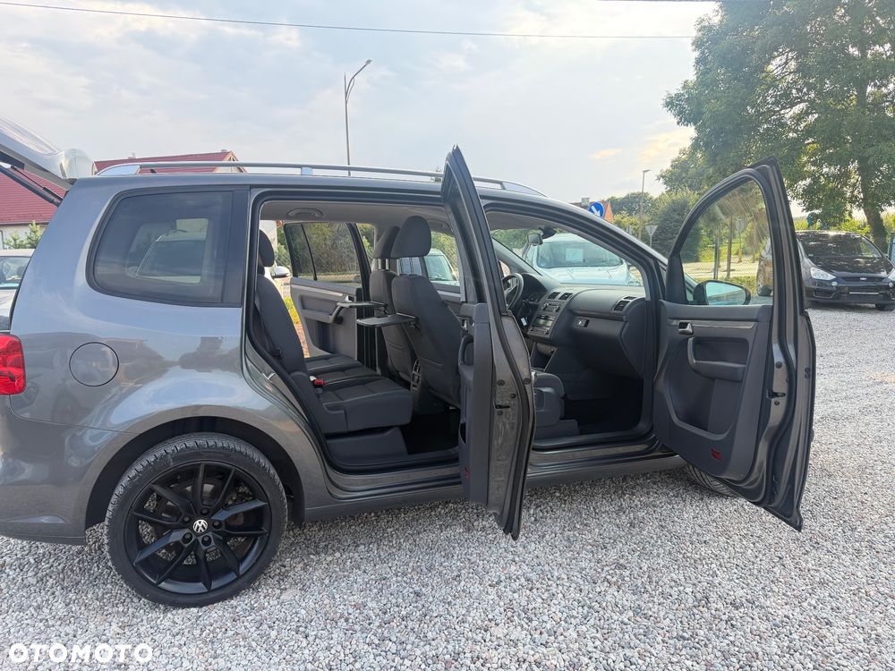 Volkswagen Touran 2.0 TDI DPF MATCH - 12