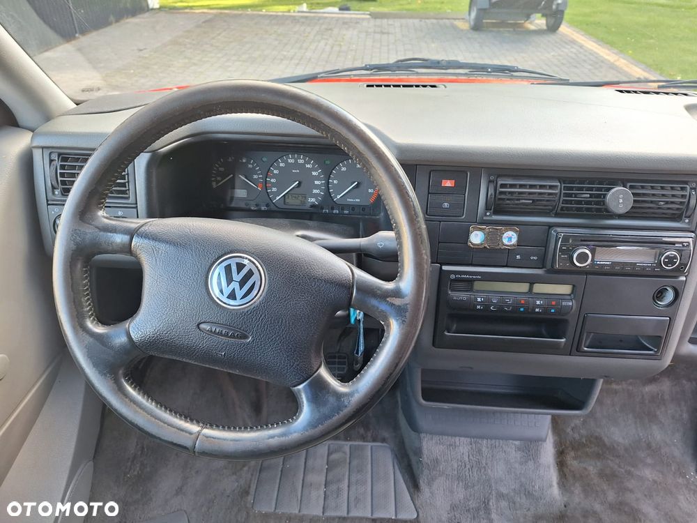 Volkswagen Multivan - 5