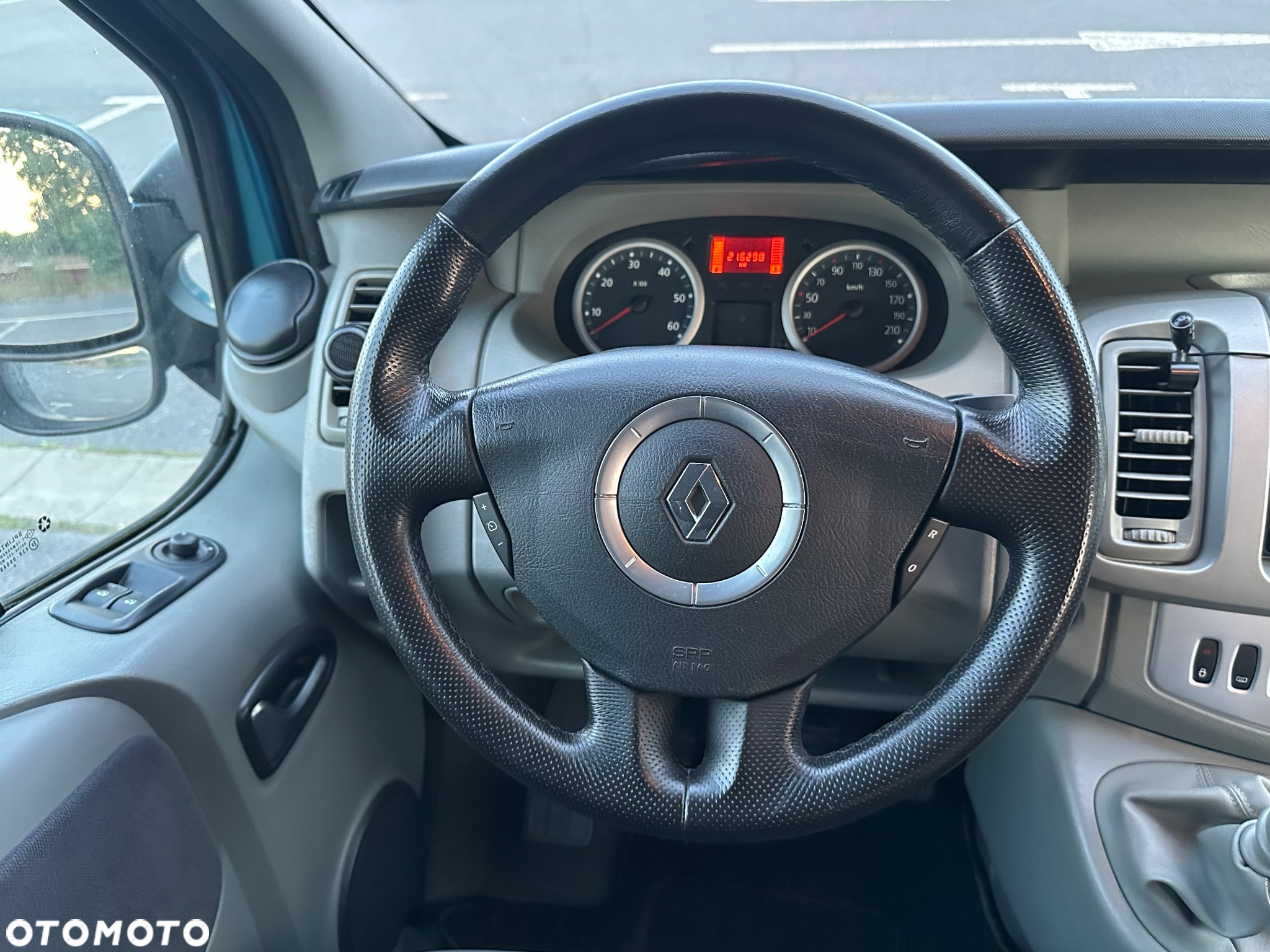Renault Trafic - 23