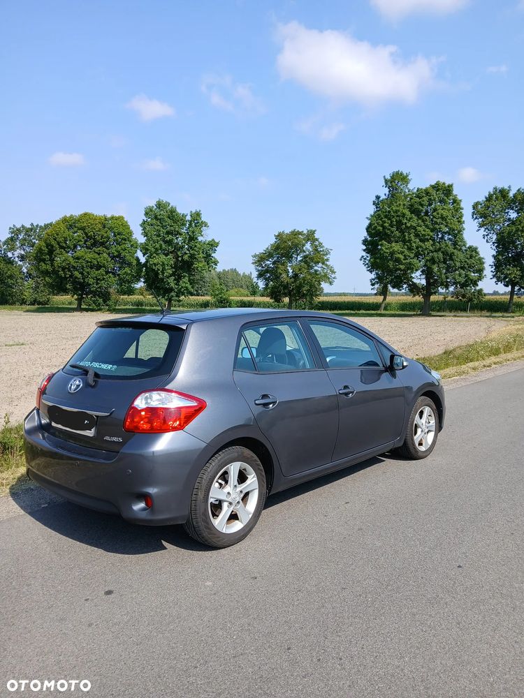 Toyota Auris 2.0 D-4D - 2