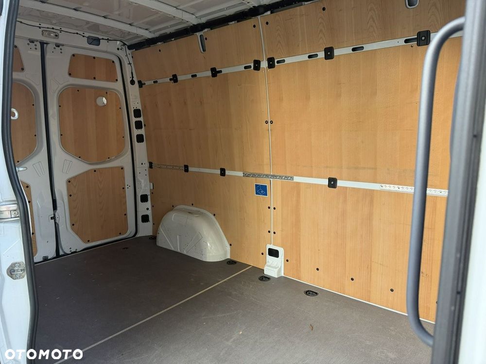 Mercedes-Benz Sprinter - 8