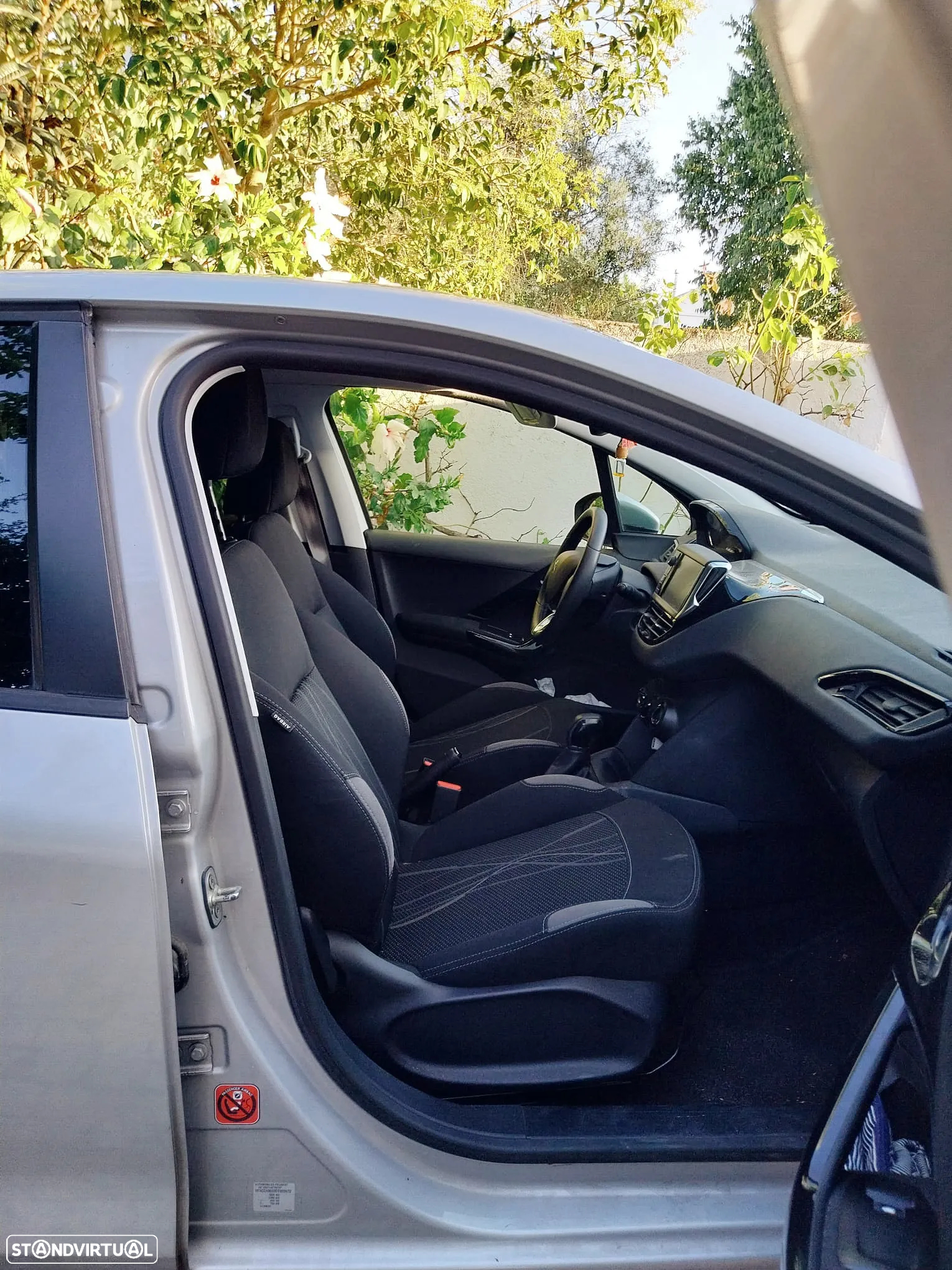Peugeot 208 1.2 VTi Active - 4