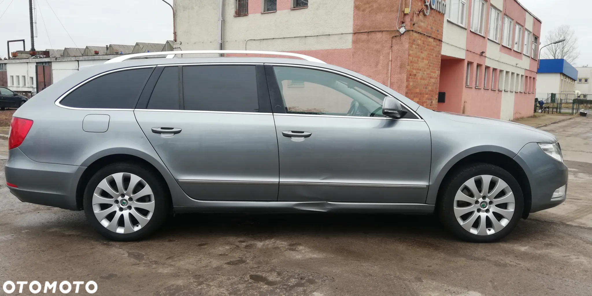 Skoda Superb Combi 3.6 V6 4x4 DSG Ambition - 4