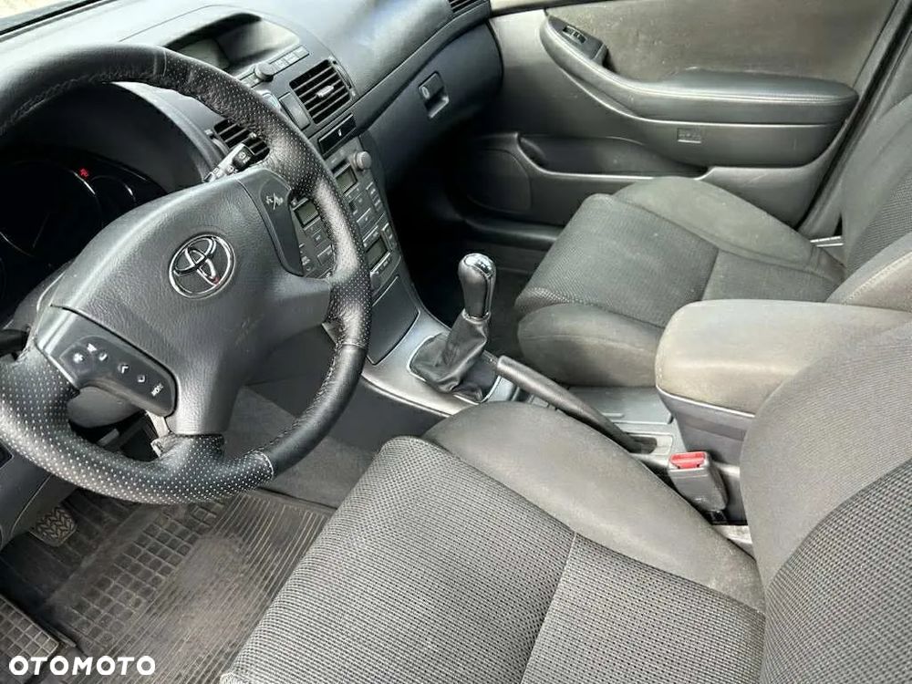 Toyota Avensis 2.0 D-4D High - 6