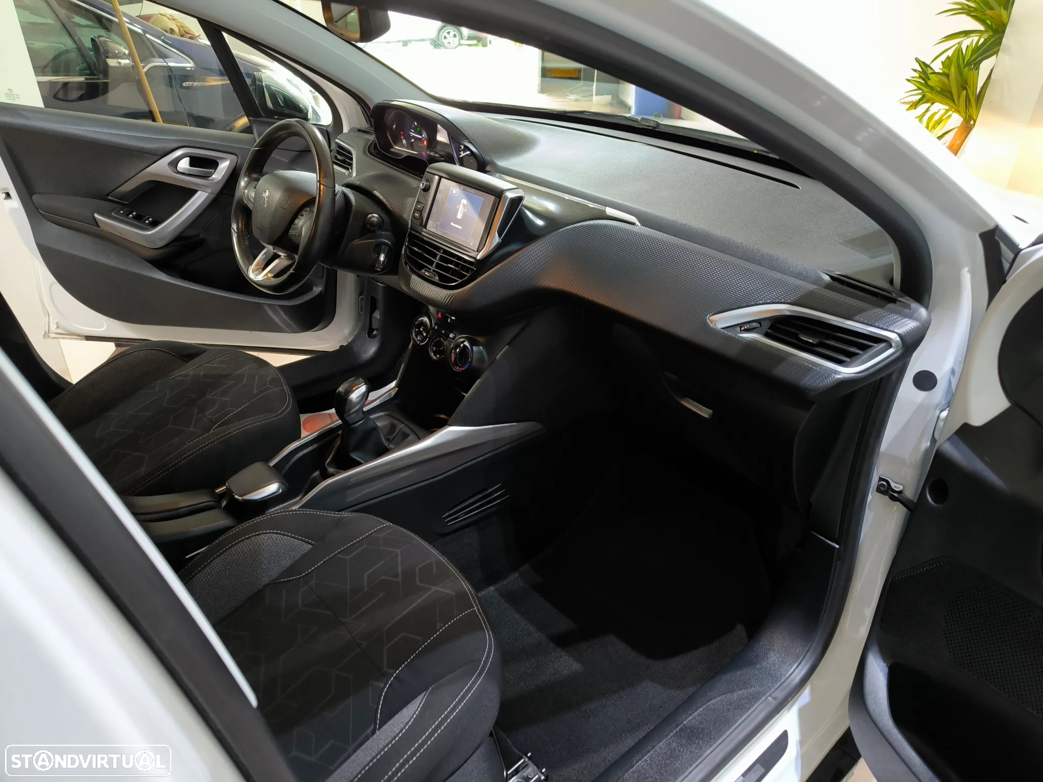 Peugeot 2008 1.2 PureTech Style - 25