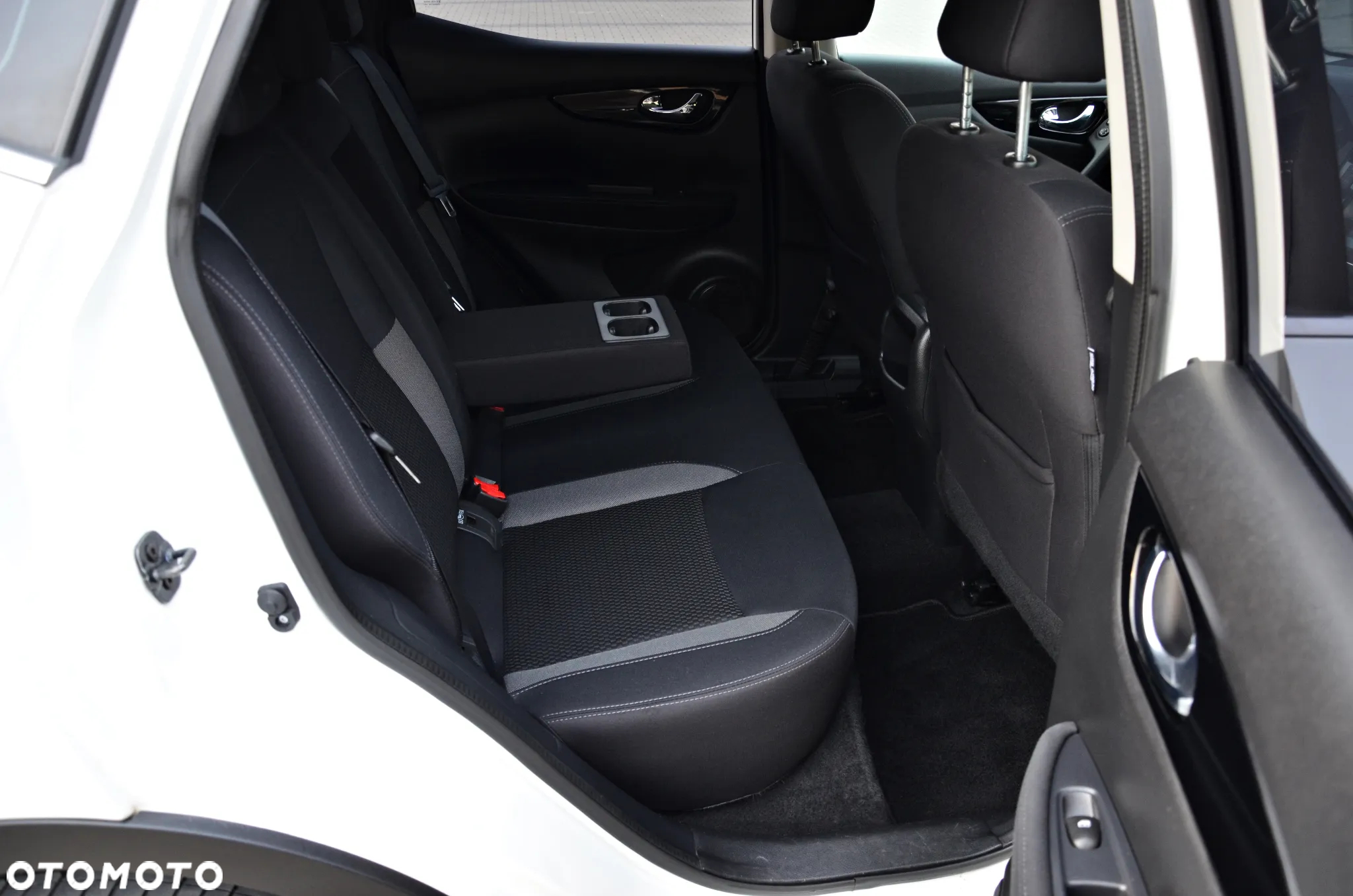 Nissan Qashqai 1.3 DIG-T DCT TEKNA - 33