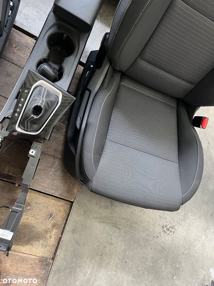 Fotele komplet wnętrze Renault Arkana - 4