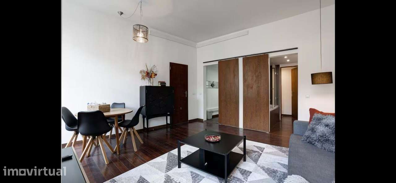 Fantástico Apartamento T5 Rua das Pedras Negras - Baixa - Grande imagem: 2/13