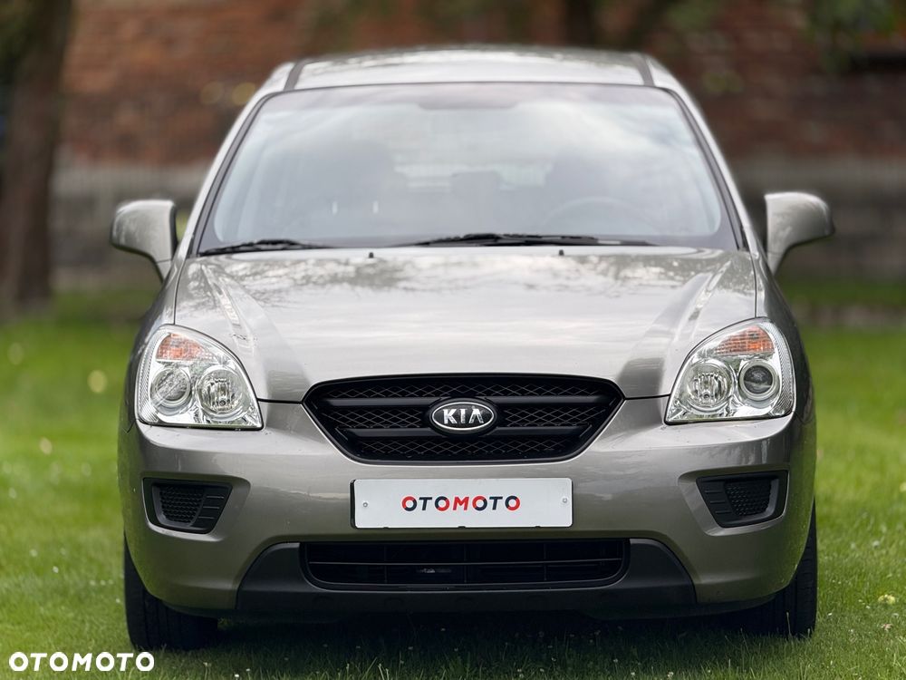 Kia Carens - 2