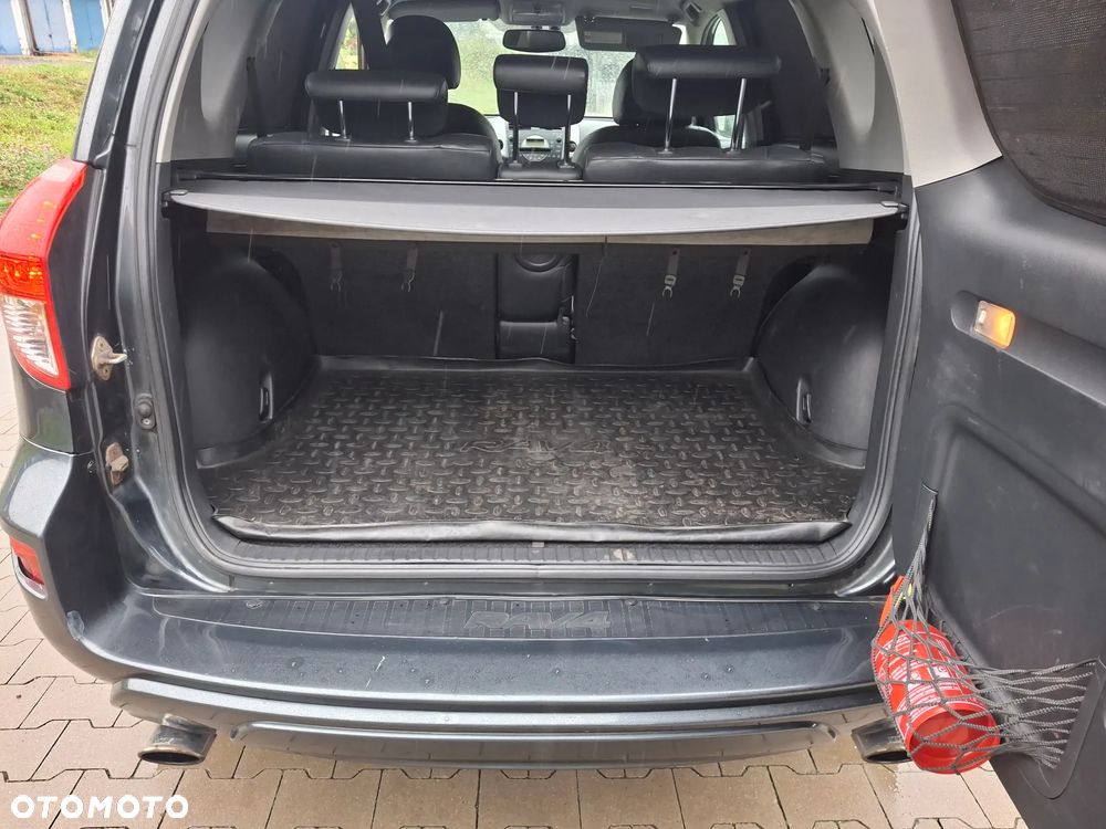 Toyota RAV4 - 16