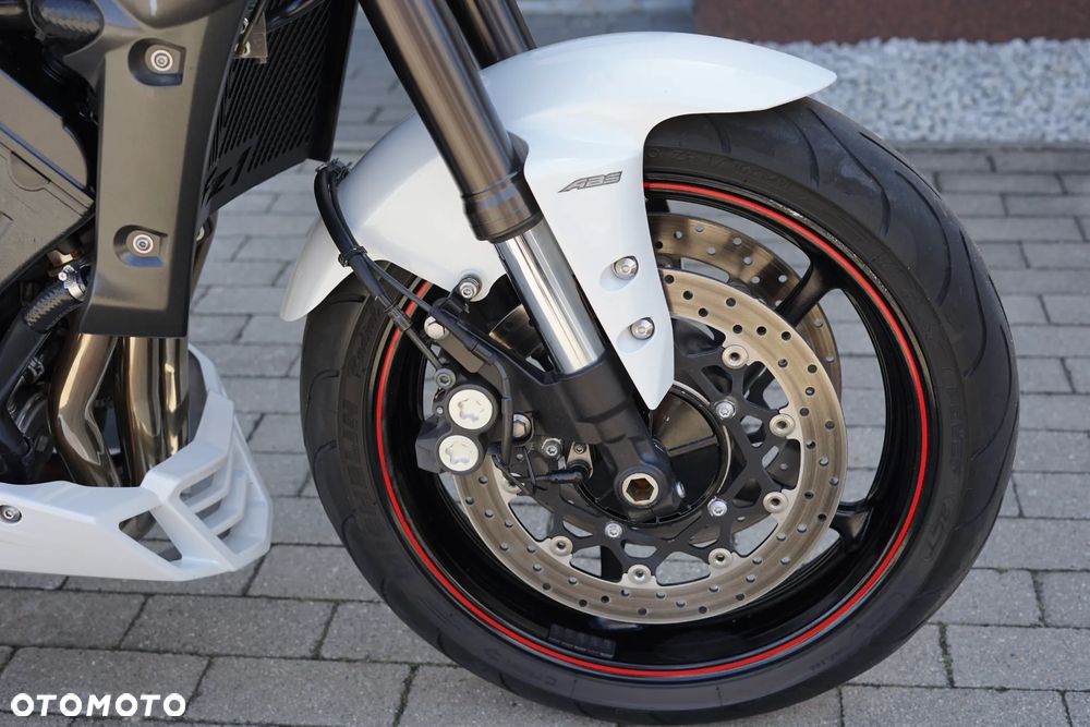 Yamaha FZ - 16