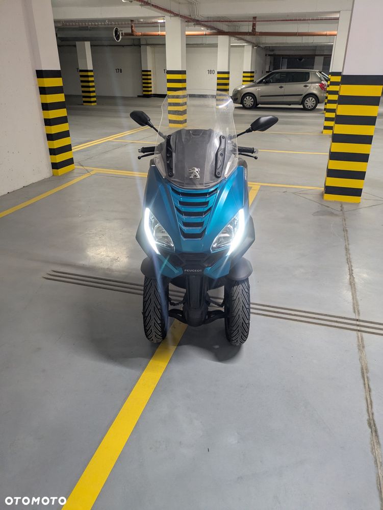 Peugeot Metropolis - 2